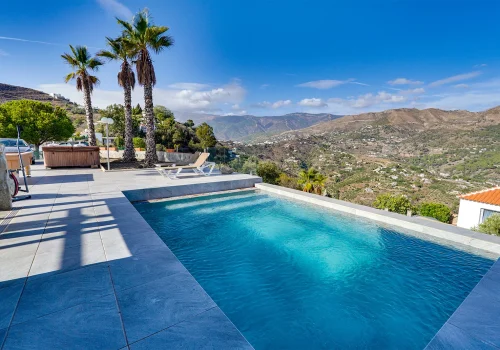 AT506-Villa-with-pool-for-rent-in-Competa-38